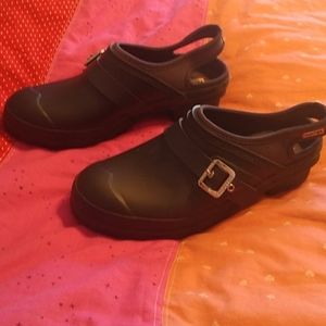 Navy Hunter clogs